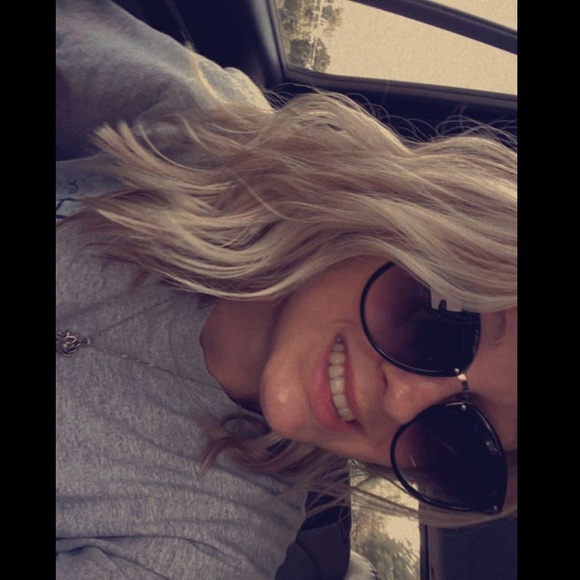 Meet your Posher, Emily - Picture 1 of 1